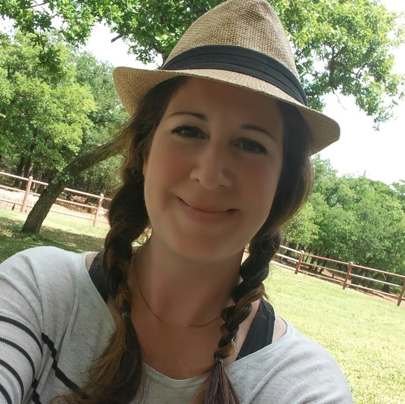 Meet your Posher, Keli - Picture 2 of 2